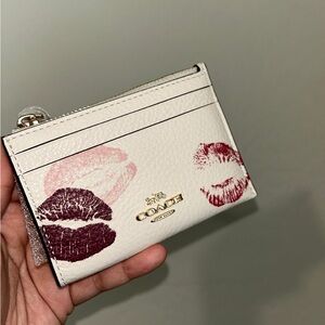 NWT Coach Mini Id Skinny Case With Lips Print